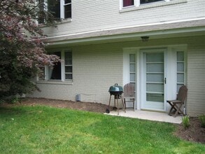 Building Photo - 5319 Pooks Hill Rd