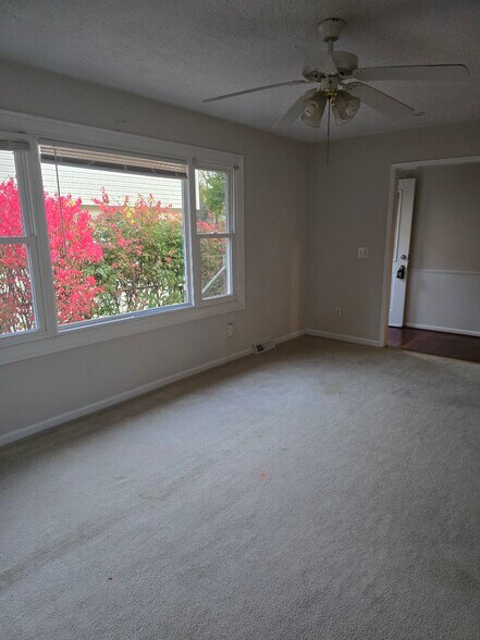 living room - 8570 Country Club Dr
