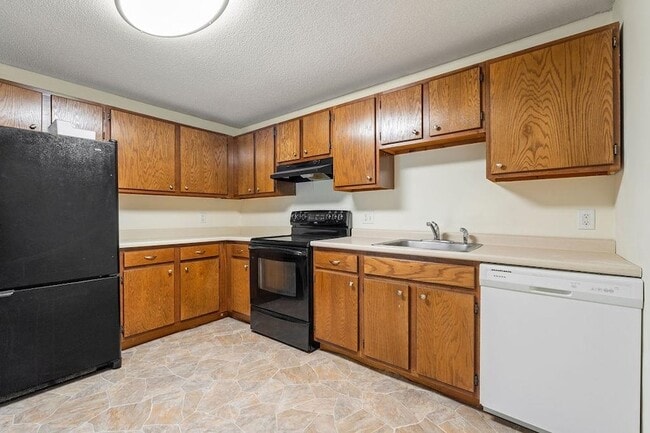 Building Photo - 1703 White Cedar Blvd