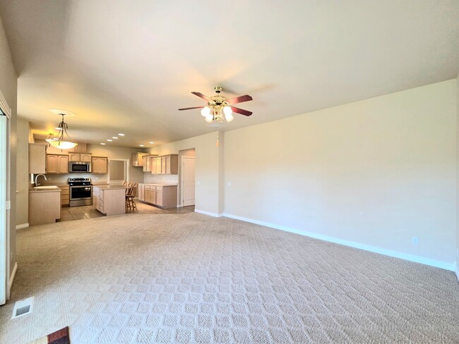 Building Photo - Luxurious Country Living in Desirable Cashmere Location!! 5 Bed + Den, 2.5 Bath!