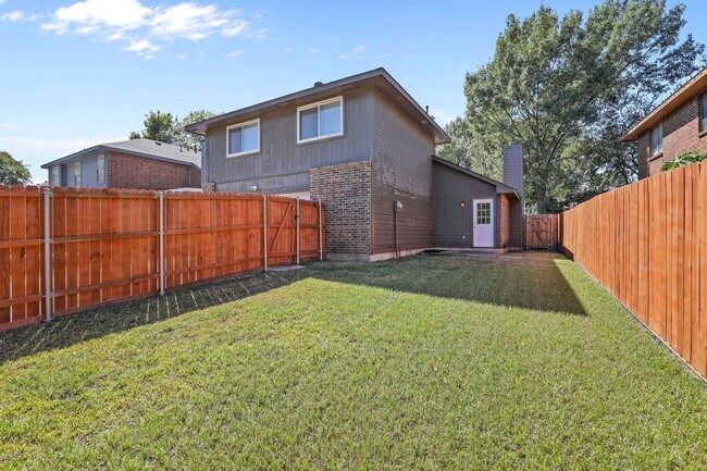 Building Photo - 4010 David Dr