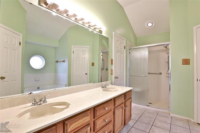 Building Photo - 2965 Red Oak Cir