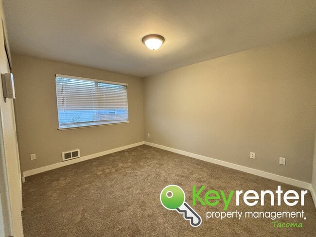 Building Photo - Newly Remodeled 3 Bedroom Home for Rent in Tacoma with Backyard and Garage!
