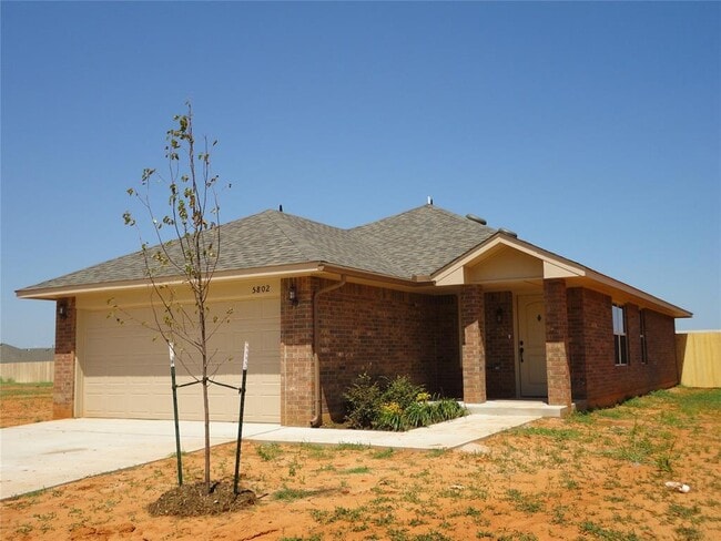 Building Photo - 5802 Clearwater Dr