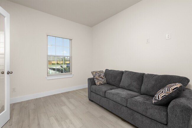 Building Photo - 2108 Eagle Nook Dr
