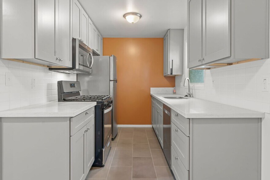 Building Photo - 3720 W Chandler Blvd