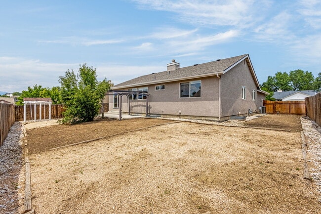 Building Photo - 4535 Star Ridge Dr