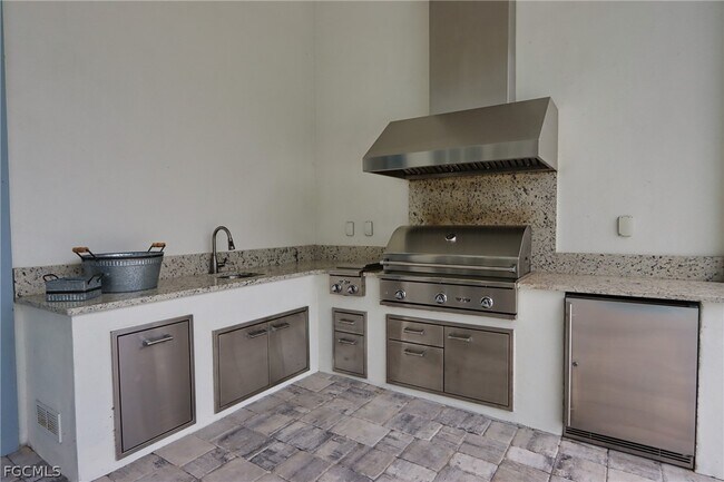 Building Photo - 6262 Union Island Wy