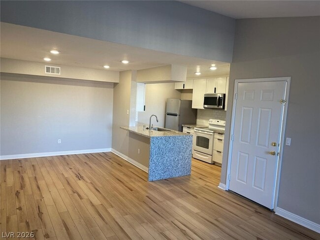 Building Photo - 8101 W Flamingo Rd