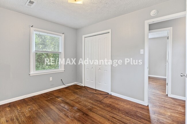 Building Photo - 2-Bedroom Home Walking Distance to Longwood University