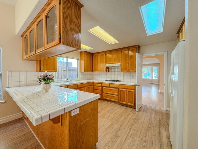 Building Photo - Lovely 3 Bedroom Home!