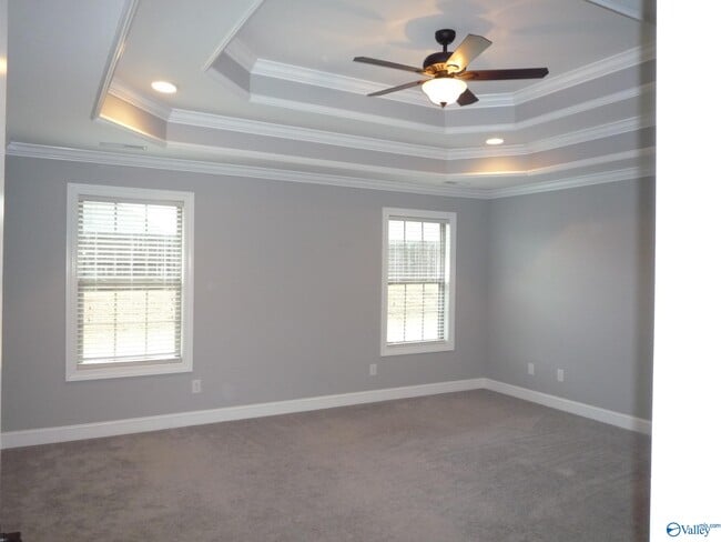 Building Photo - 13205 Hill Crest Dr