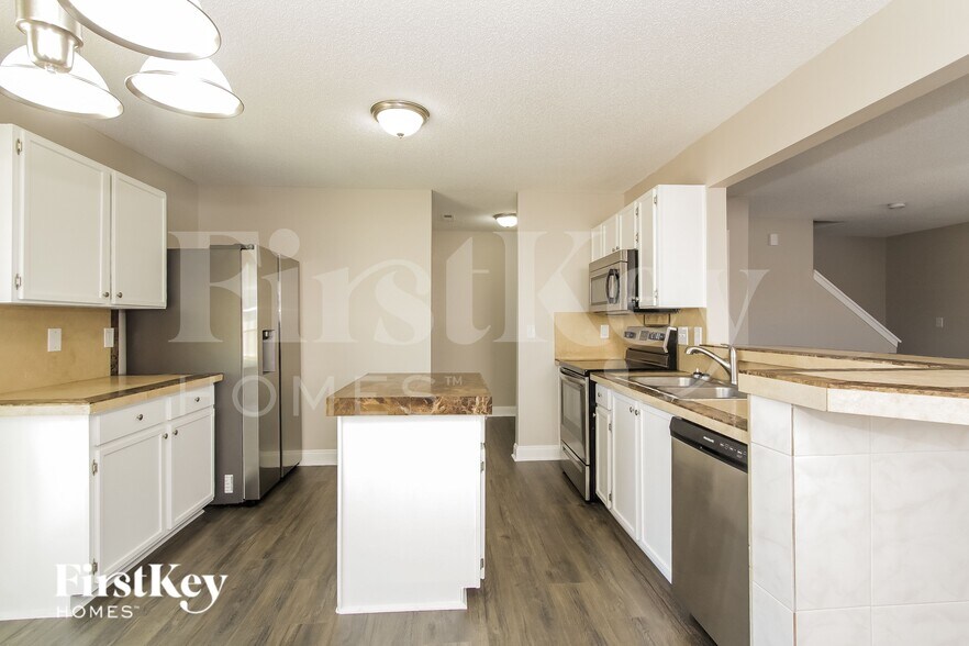 Building Photo - 441 1st Turn Ct SW