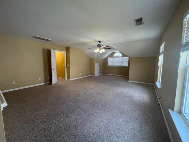 Building Photo - 565 Batty Way