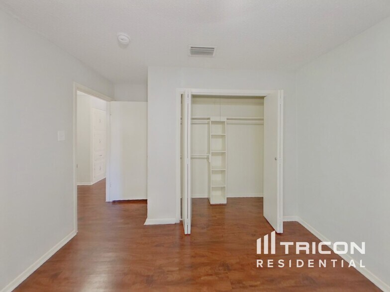 Building Photo - 1916 Tracey Cir