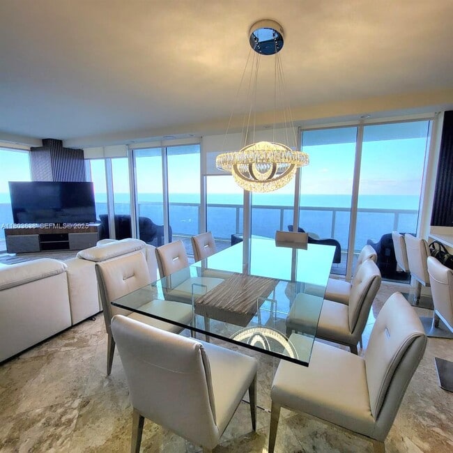 Building Photo - 1830 S Ocean Dr