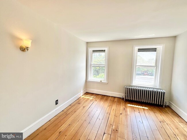 Building Photo - 52 Bayard St