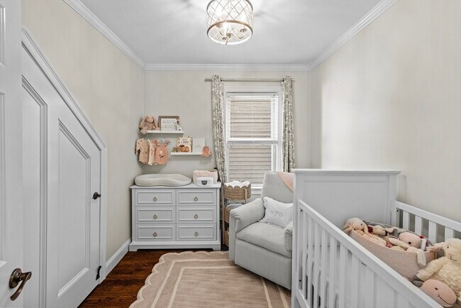 Building Photo - 465 Ashmont St