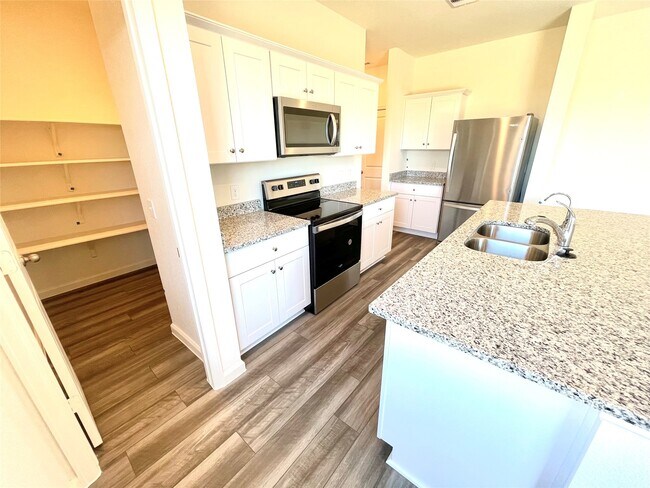 Building Photo - 5915 Grantgrala Dr