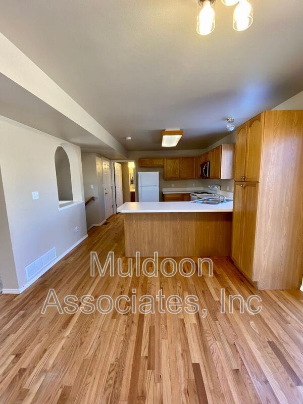 Building Photo - 1048 Scarlet Oak Dr