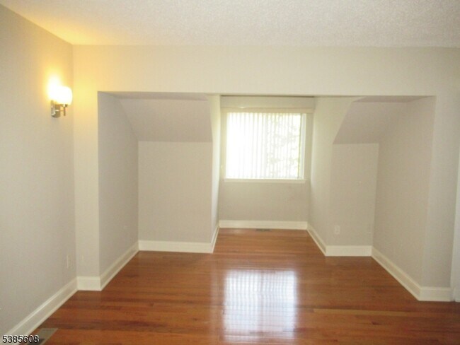 Building Photo - 133 Woods Edge Dr