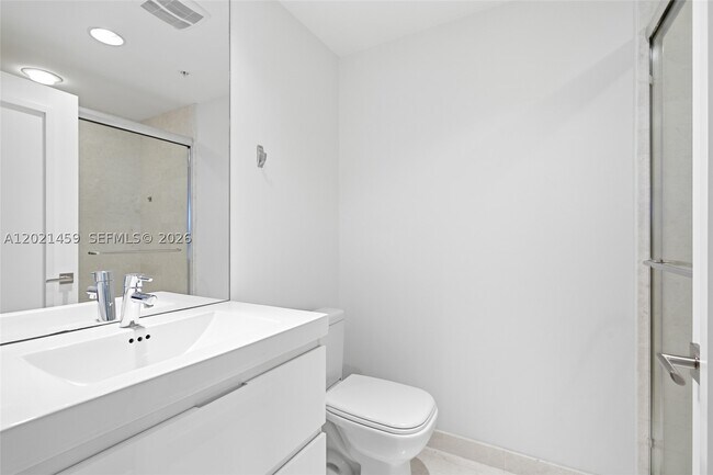 Building Photo - 17301 Biscayne Blvd