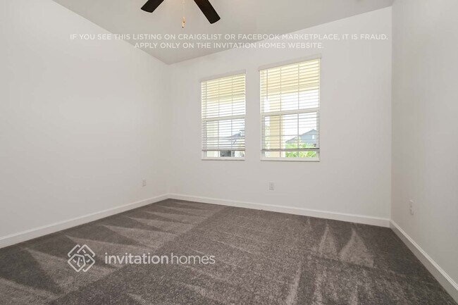 Building Photo - 14326 17 Ct E