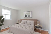 Building Photo - 4 Colonial Village Dr