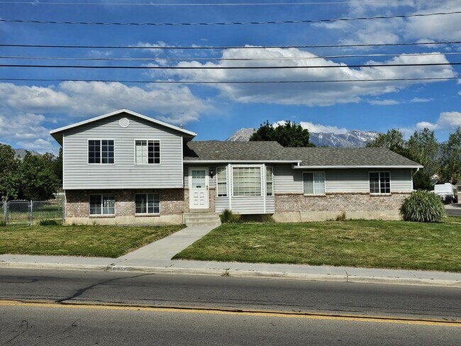 Building Photo - 613 E 1180 N St