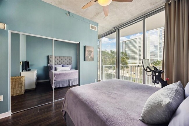 Building Photo - 360 Nueces St
