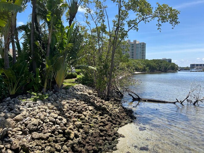 Building Photo - 3606 S Ocean Blvd