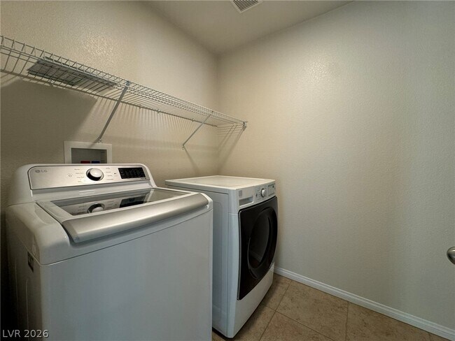 Building Photo - 9048 Winchester Ridge St