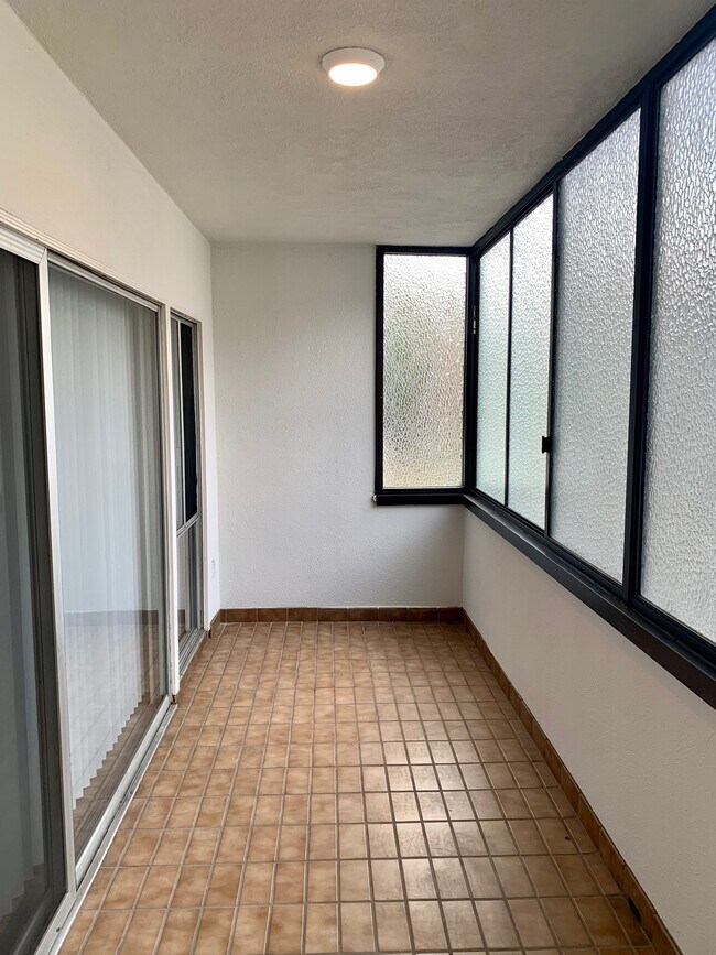 Building Photo - 11670 Chenault St