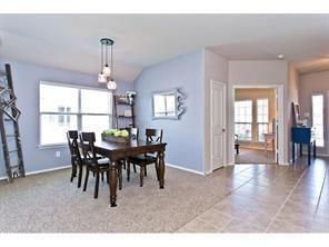 Building Photo - 9613 Sleepy Hollow Dr
