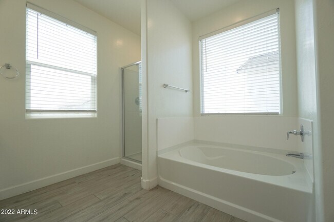 Building Photo - 531 E Bamboo Ln