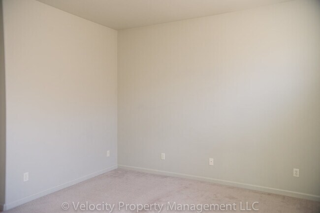 Building Photo - M129