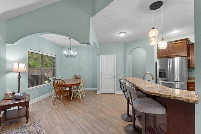 Building Photo - 711 Lime Ln