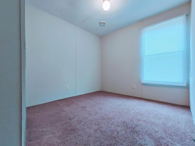 Building Photo - 308 Sunshine Dr