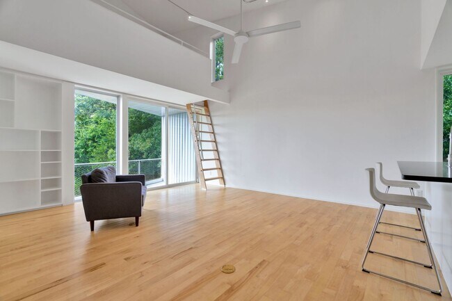 Building Photo - 1124 Heath Dr