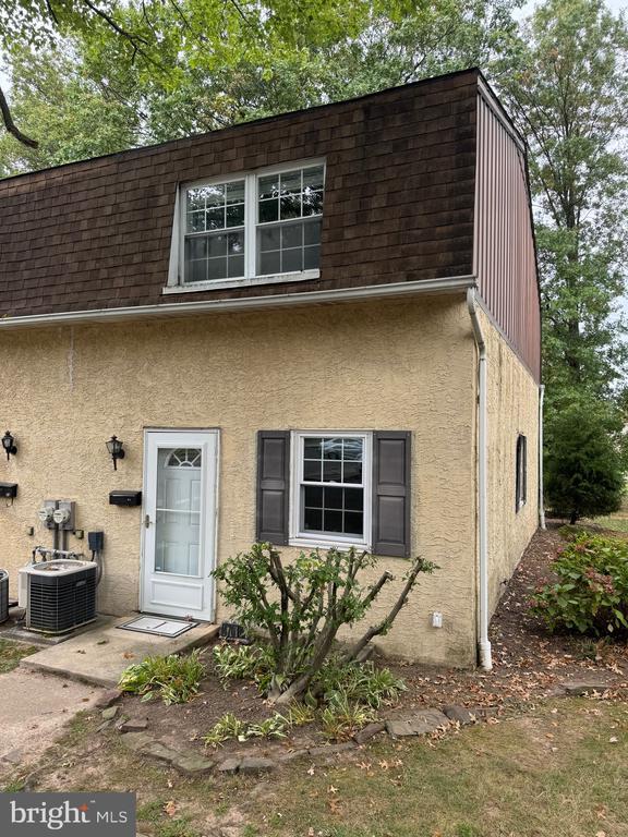 Building Photo - 470 Dresher Rd