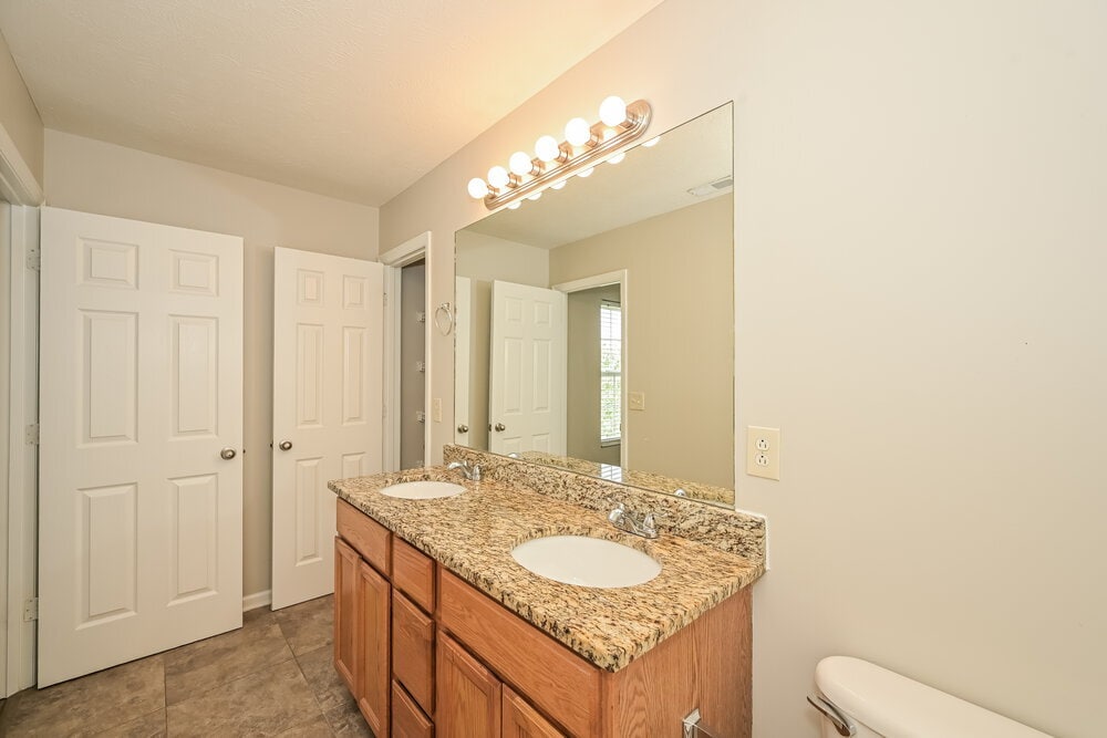 Building Photo - 1440 Westview Dr