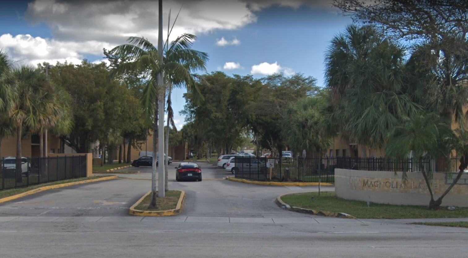 Building Photo - 7423 SW 152nd Ave