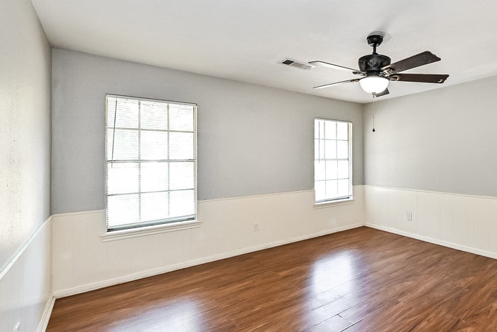 Building Photo - 10719 Idlebrook Dr