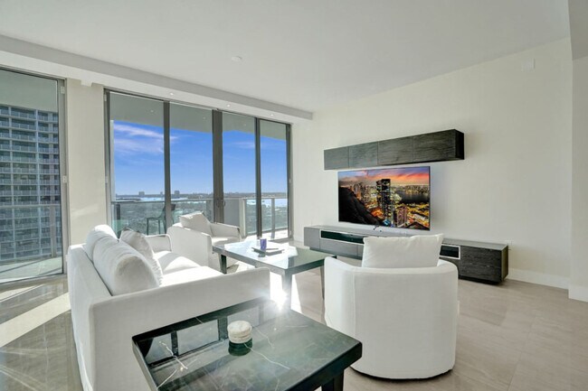 Building Photo - 3100 N Ocean Dr