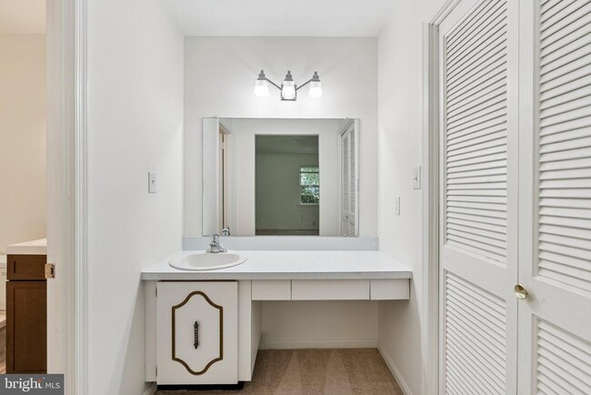 Building Photo - 3714 Carriage House Ct