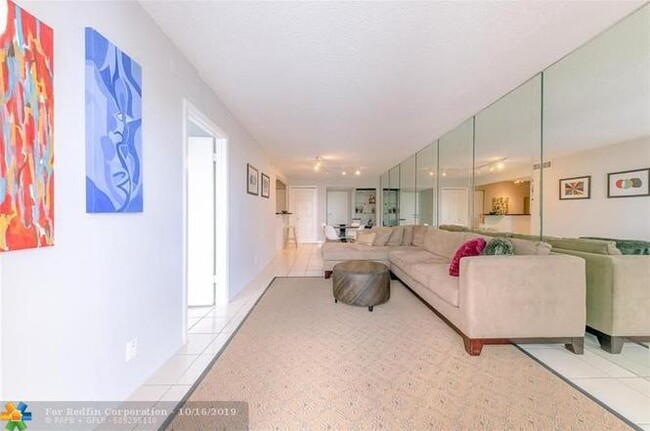 Building Photo - 121 Golden Isles Dr