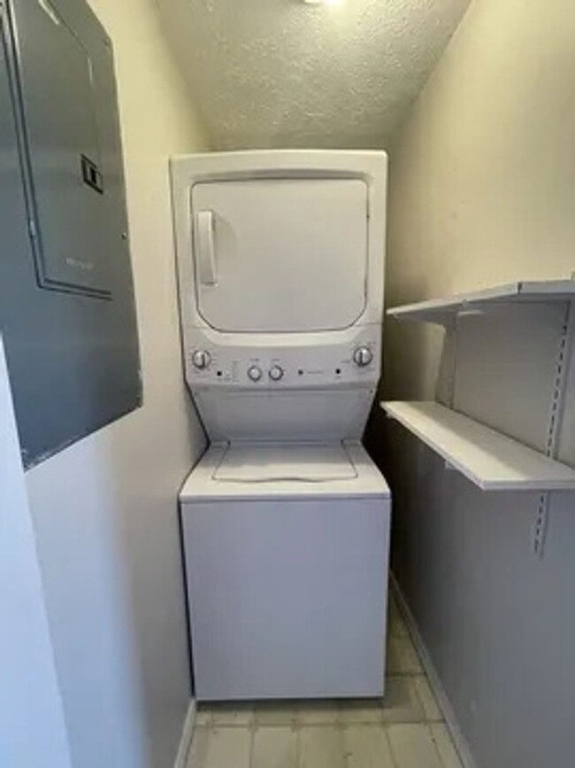 Building Photo - Charming 2BR Condo in Southbridge