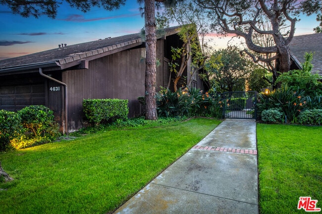 Building Photo - 4635 N Clybourn Ave