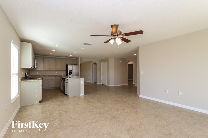 Building Photo - 321 S Haven Ct