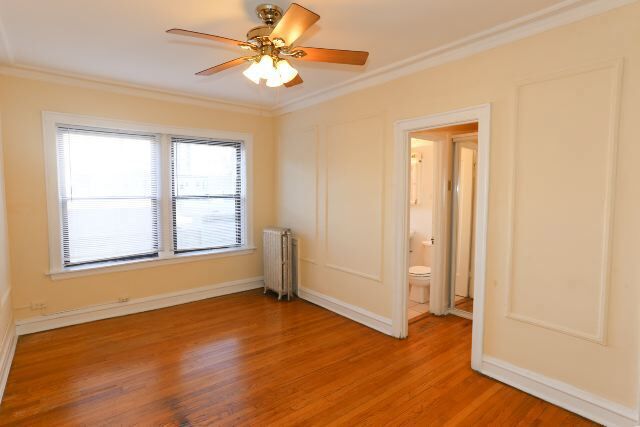 Building Photo - 1023 N Dearborn